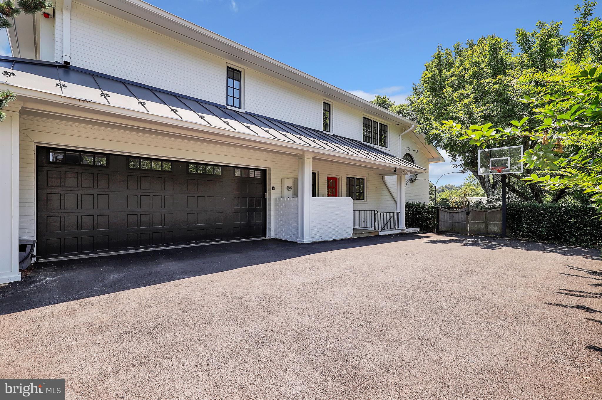 11208 Stephalee Ln