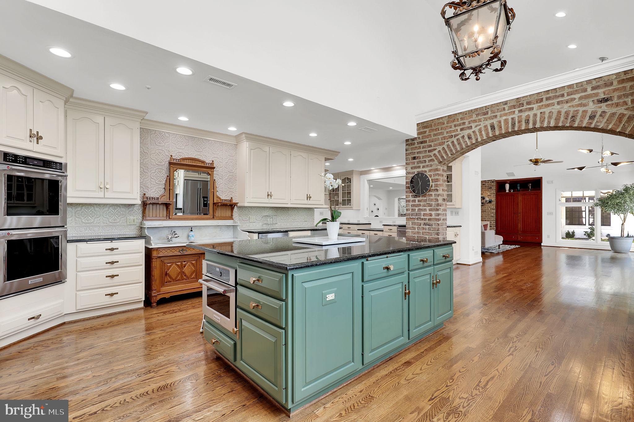 11208 Stephalee Ln