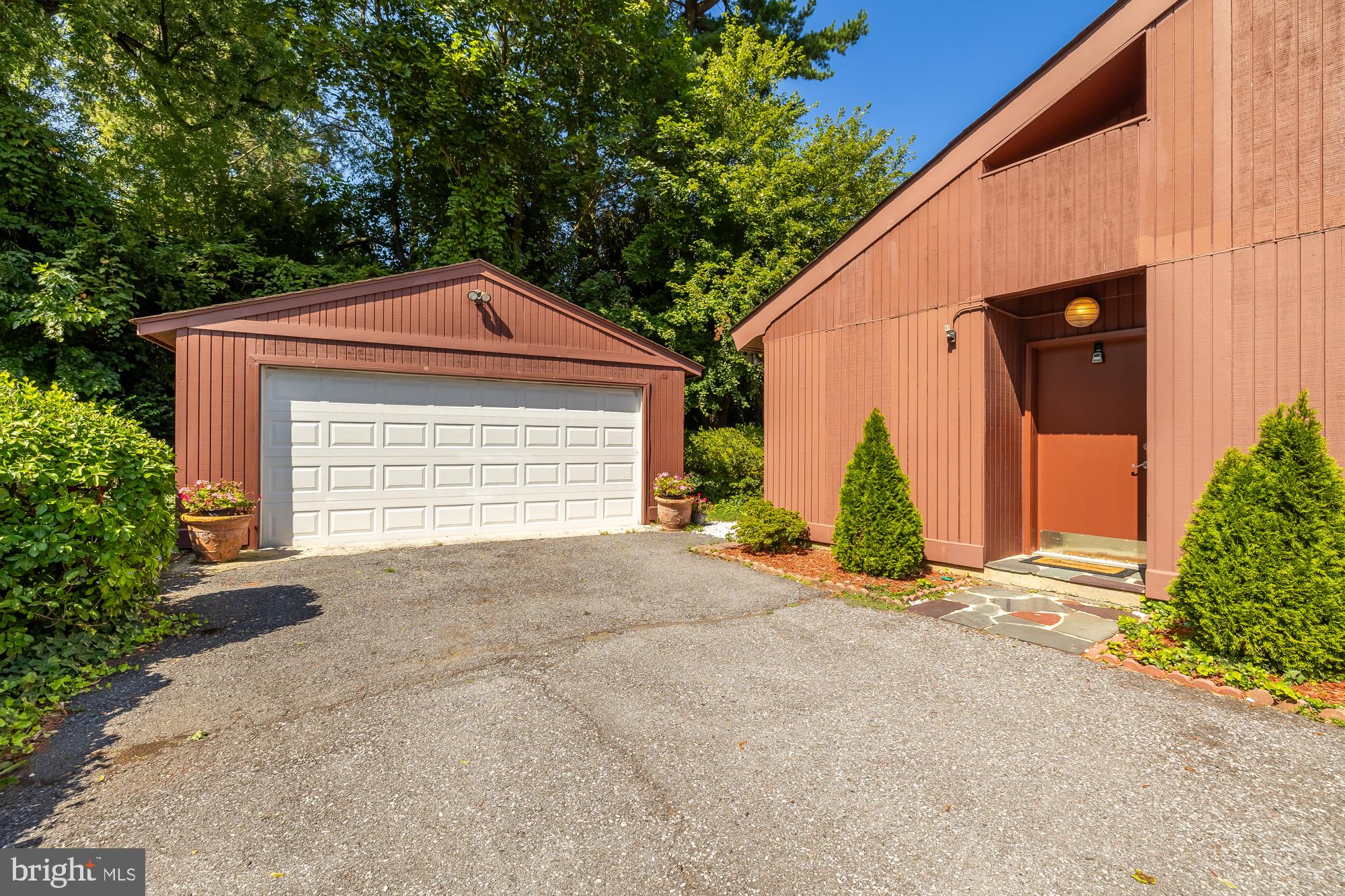9408 Old Georgetown Rd