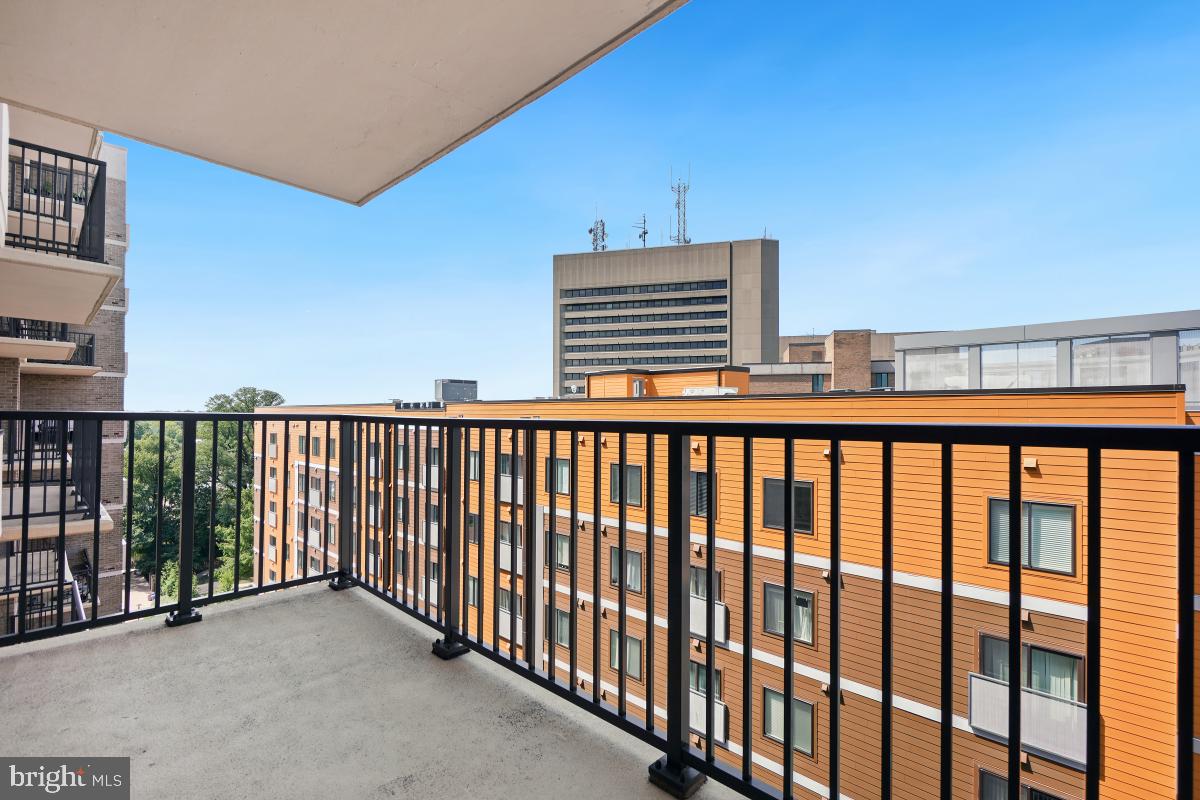 4 Monroe St #1010