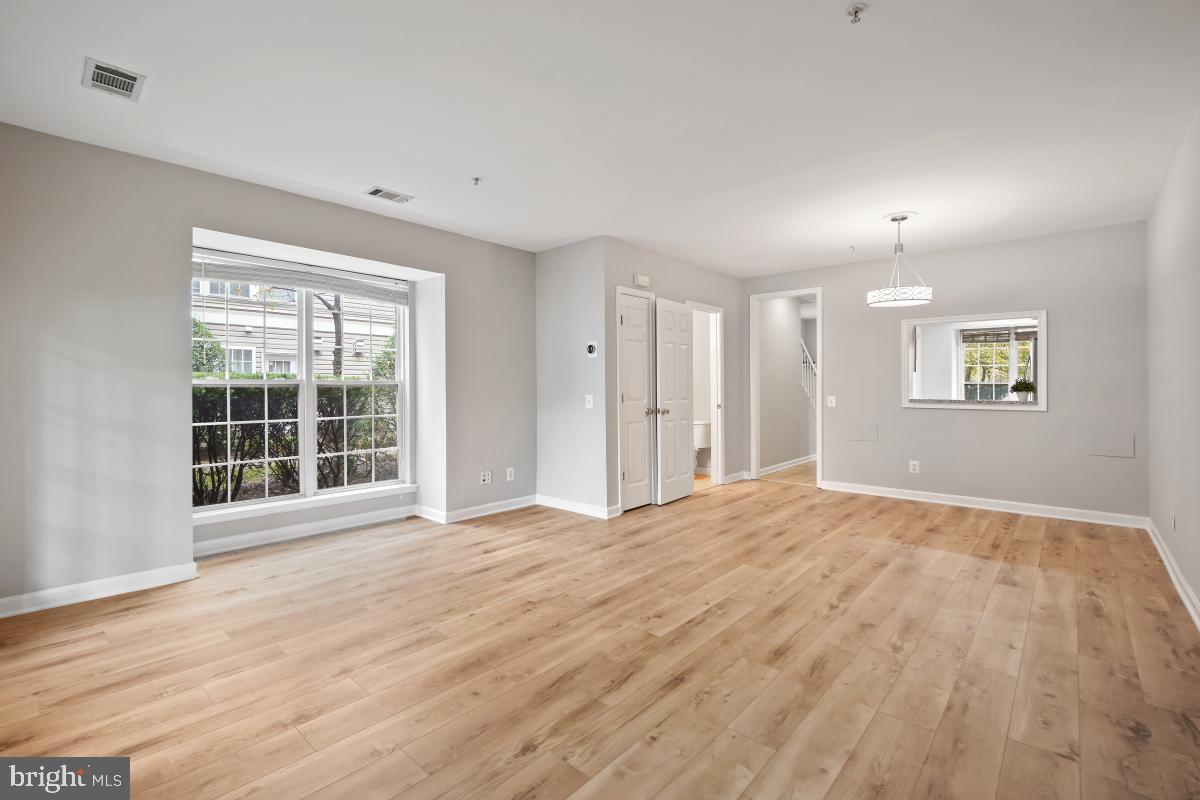 357 Fallsgrove Dr #54