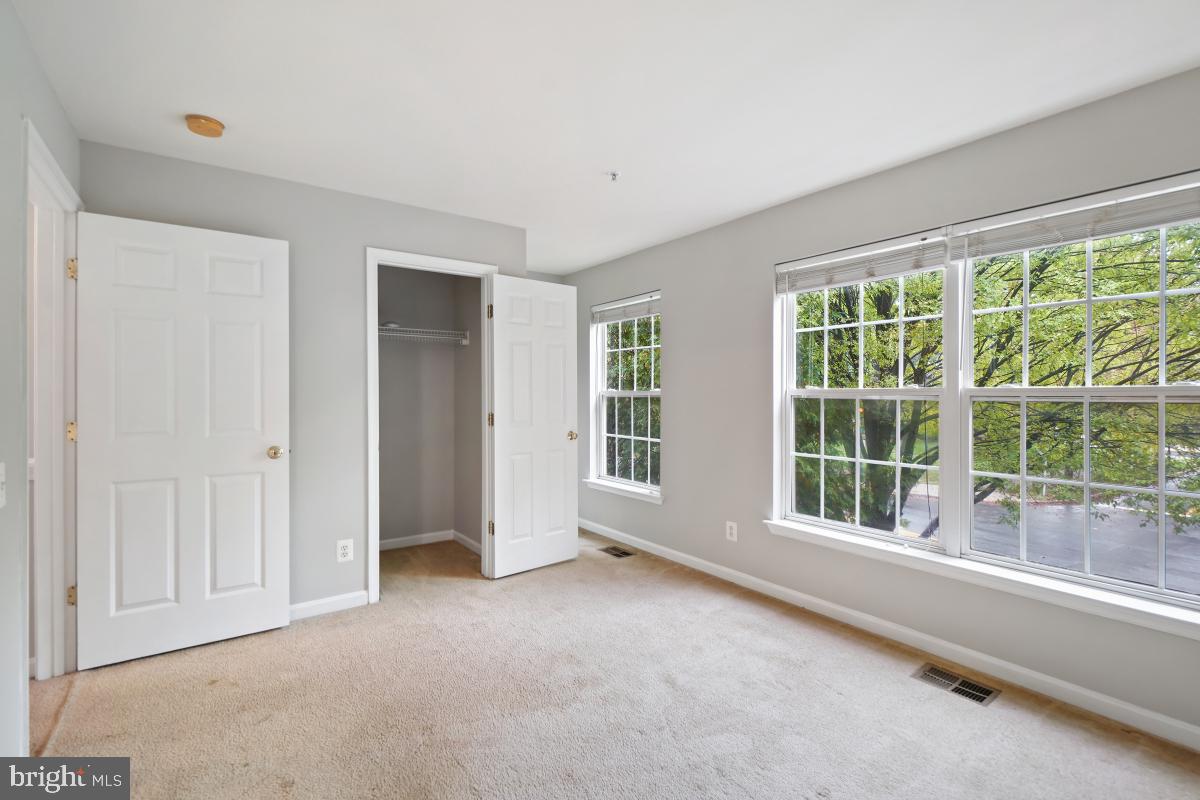 357 Fallsgrove Dr #54