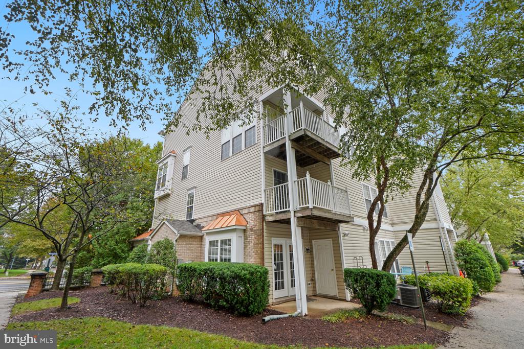 357 Fallsgrove Dr #54