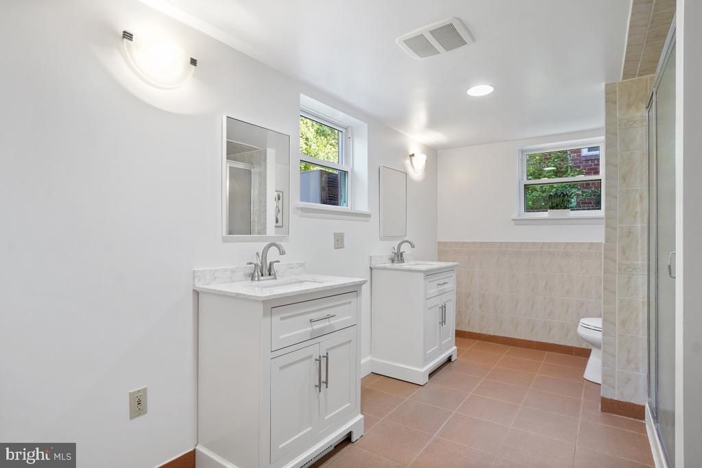 4711 Oxbow Rd