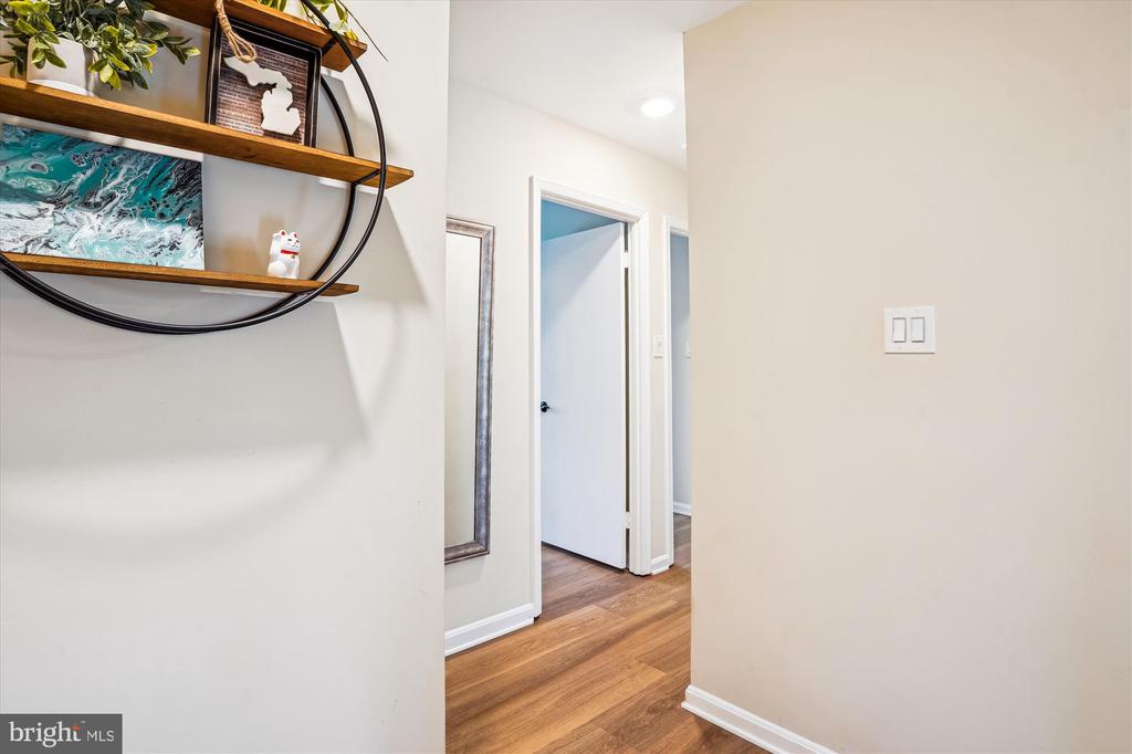 7 Longmeadow Dr