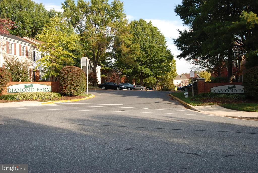 7 Longmeadow Dr