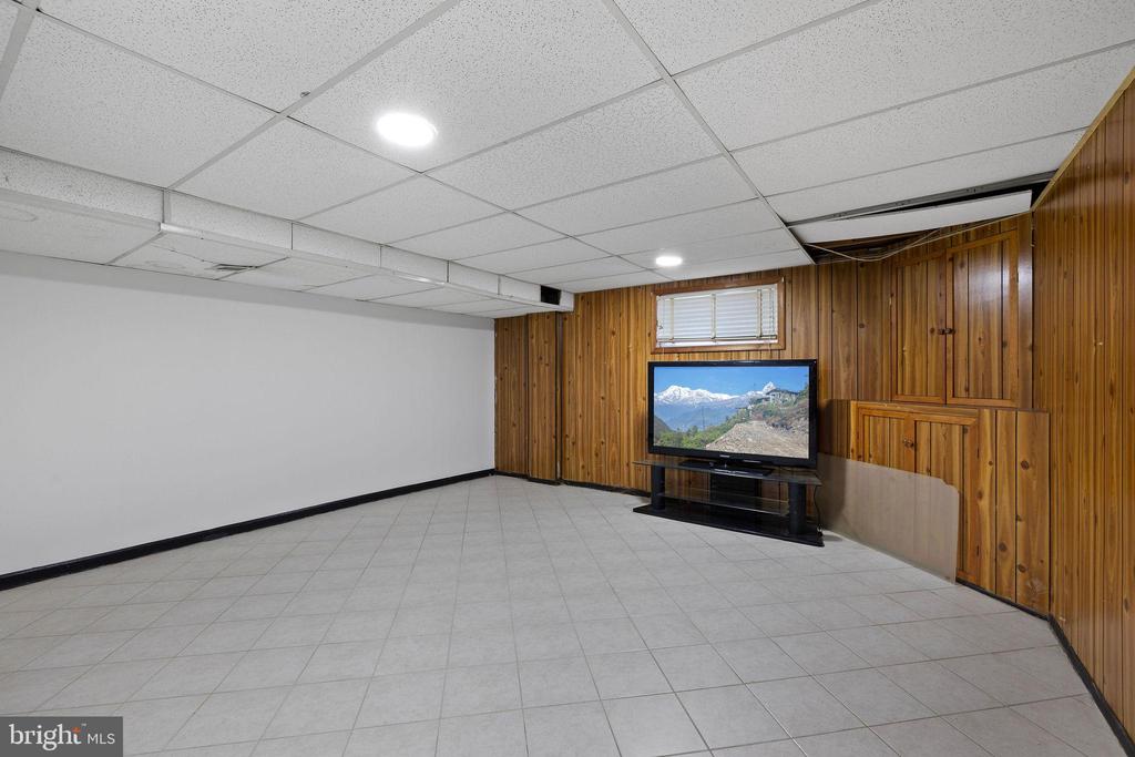 12405 Lima Dr