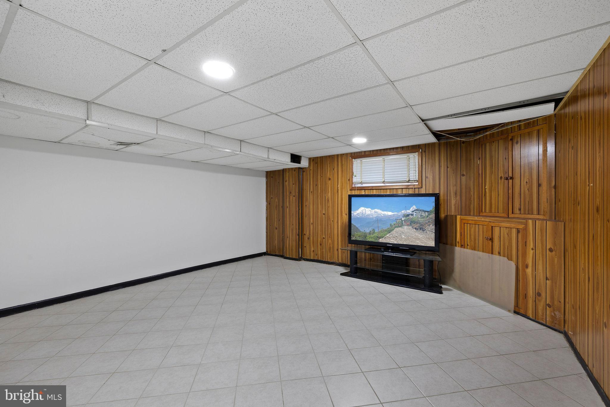 12405 Lima Dr