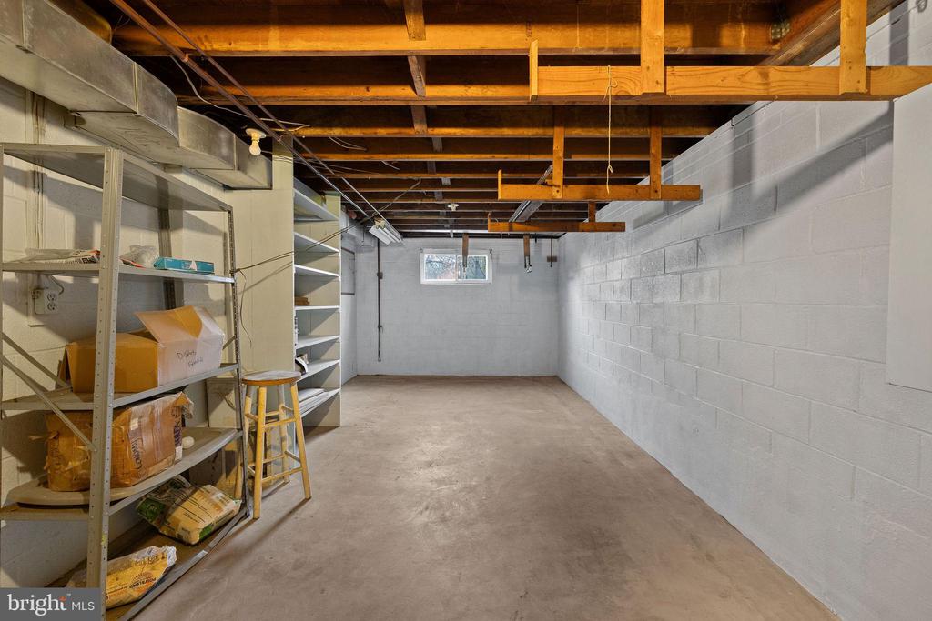 12405 Lima Dr