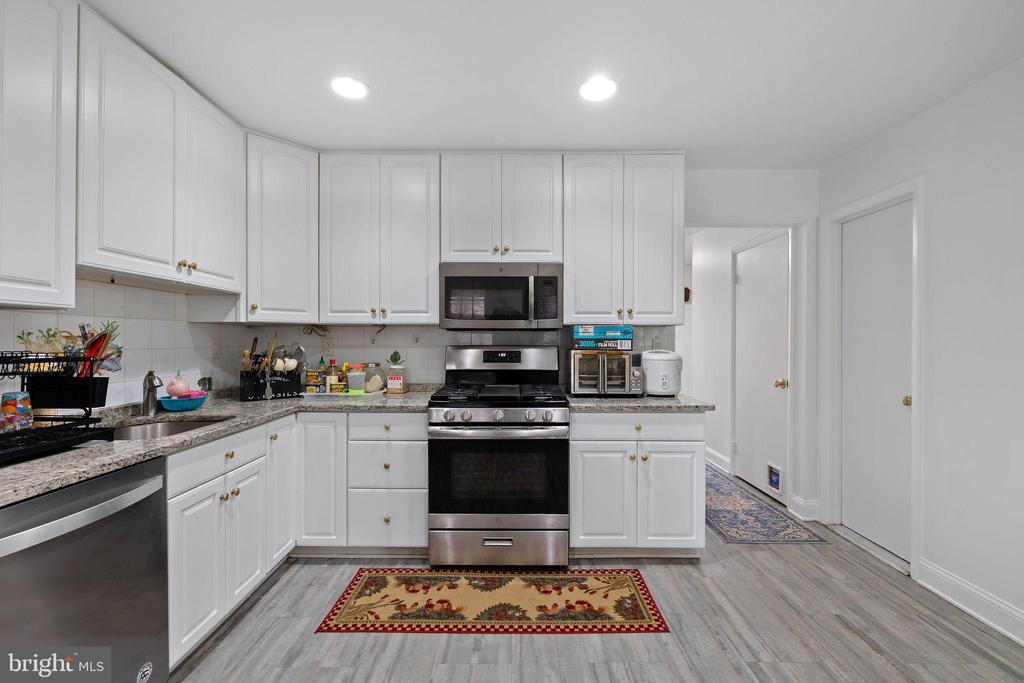 12405 Lima Dr