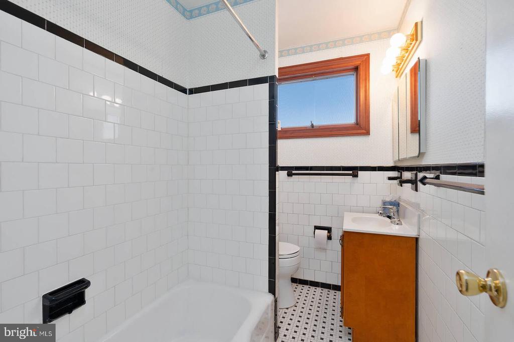 4808 Wilwyn Way