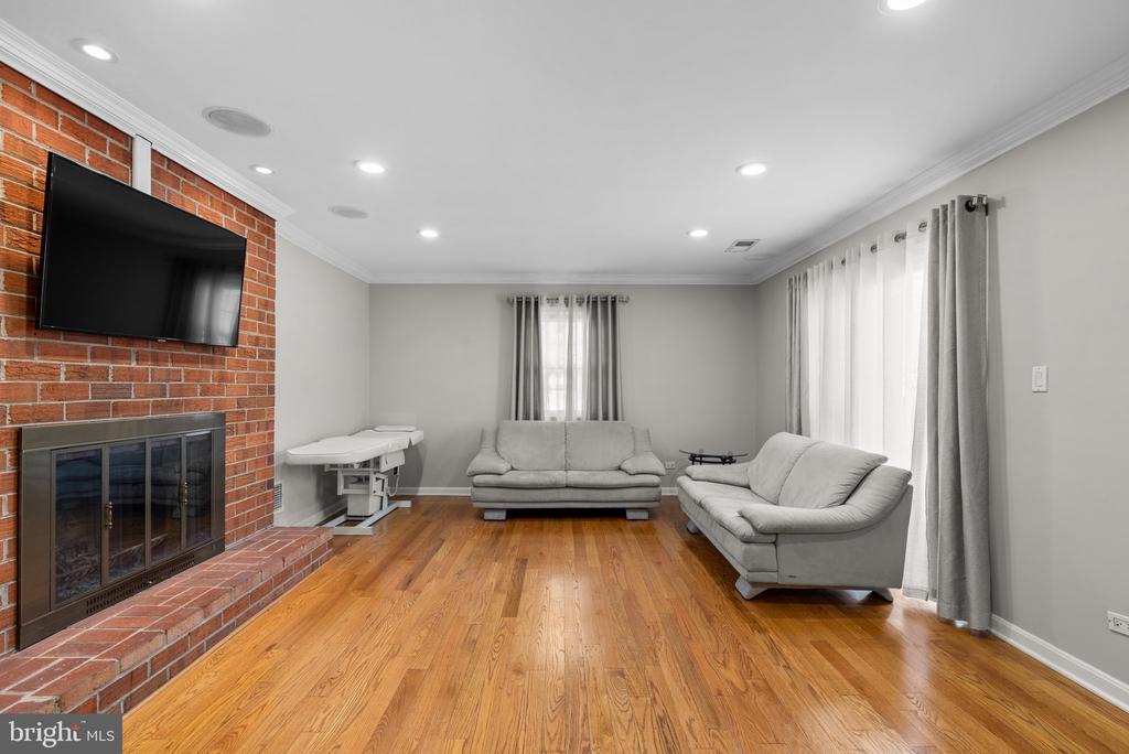 2900 Gracefield Rd