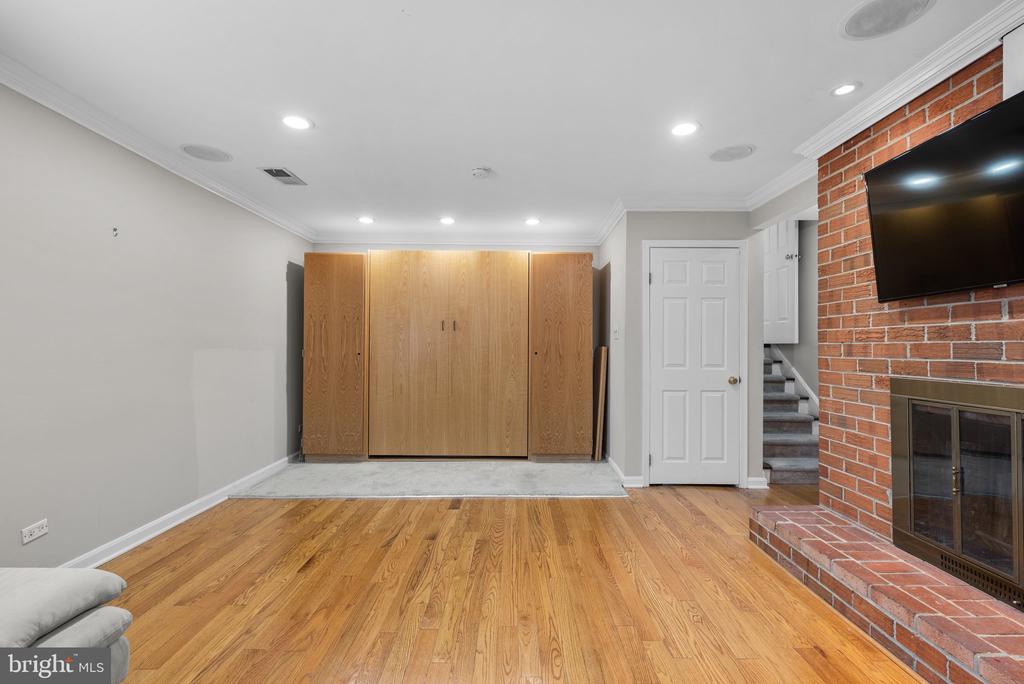 2900 Gracefield Rd