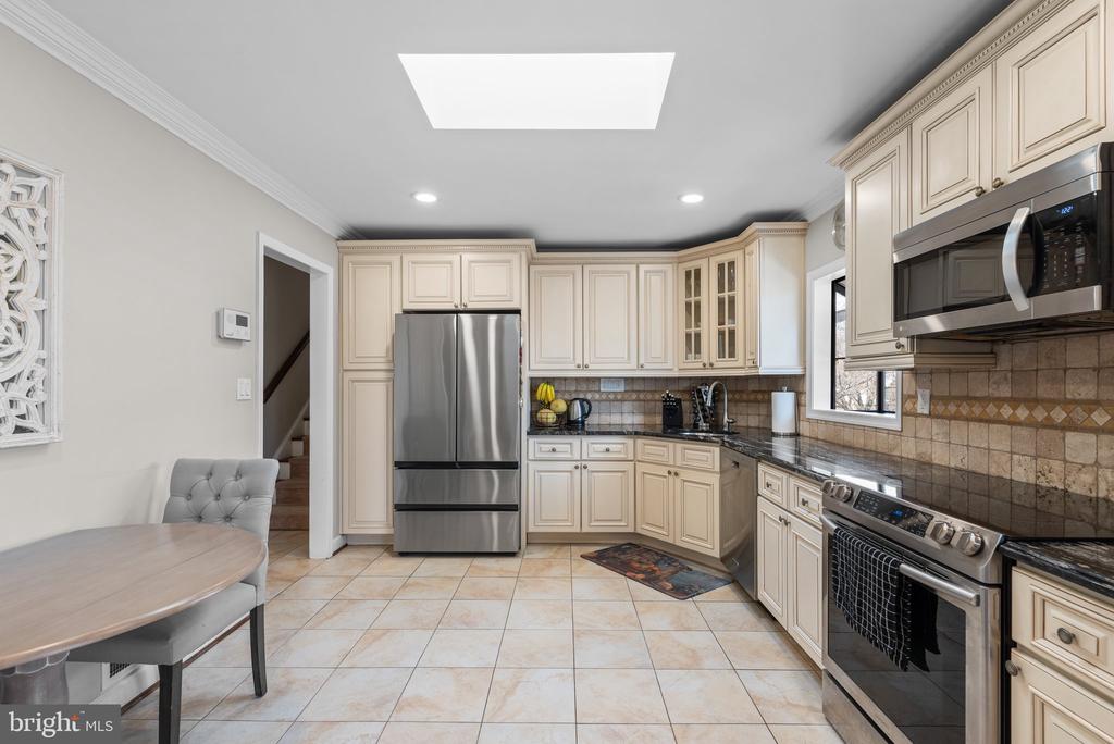 2900 Gracefield Rd