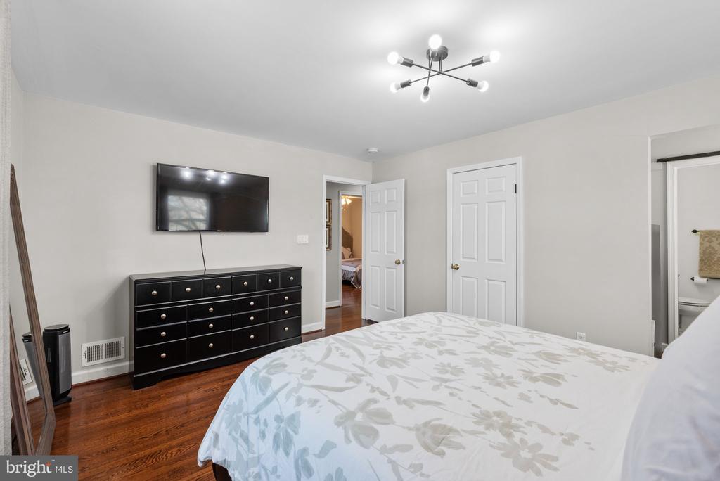 2900 Gracefield Rd
