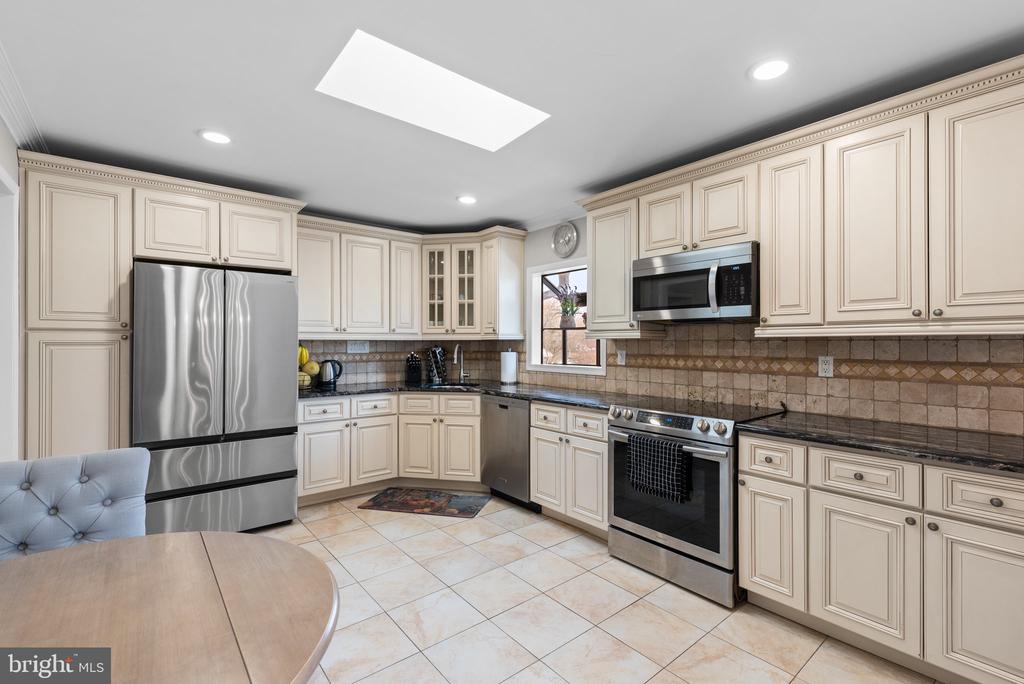 2900 Gracefield Rd