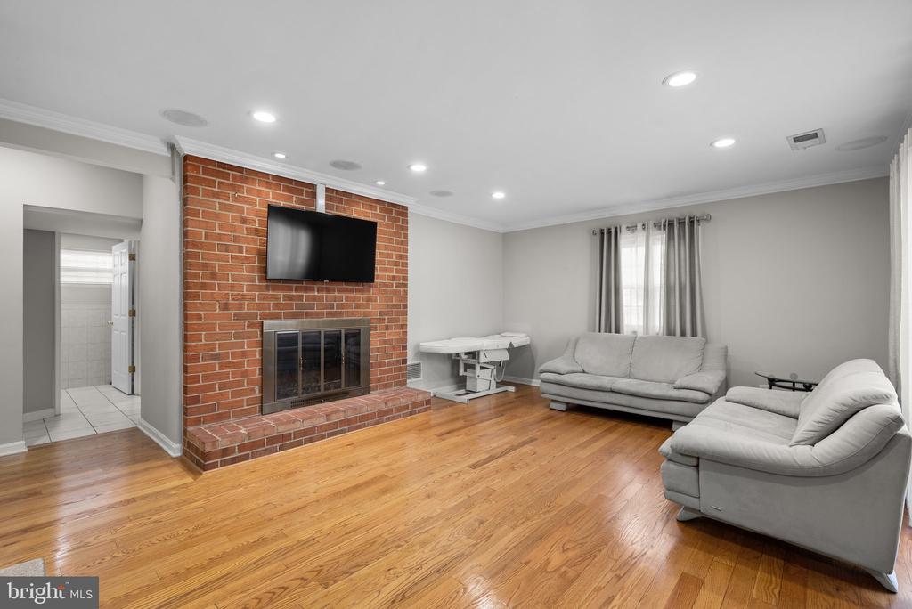 2900 Gracefield Rd