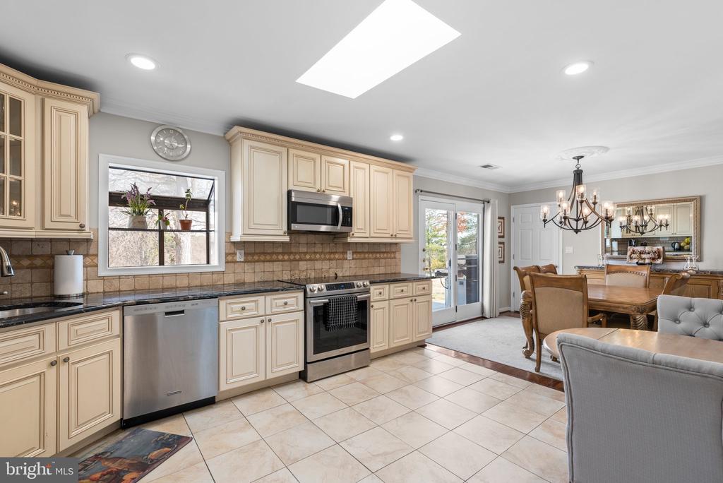 2900 Gracefield Rd