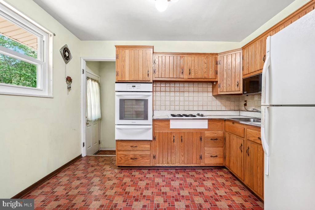 11208 Troy Rd
