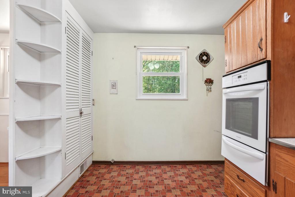 11208 Troy Rd