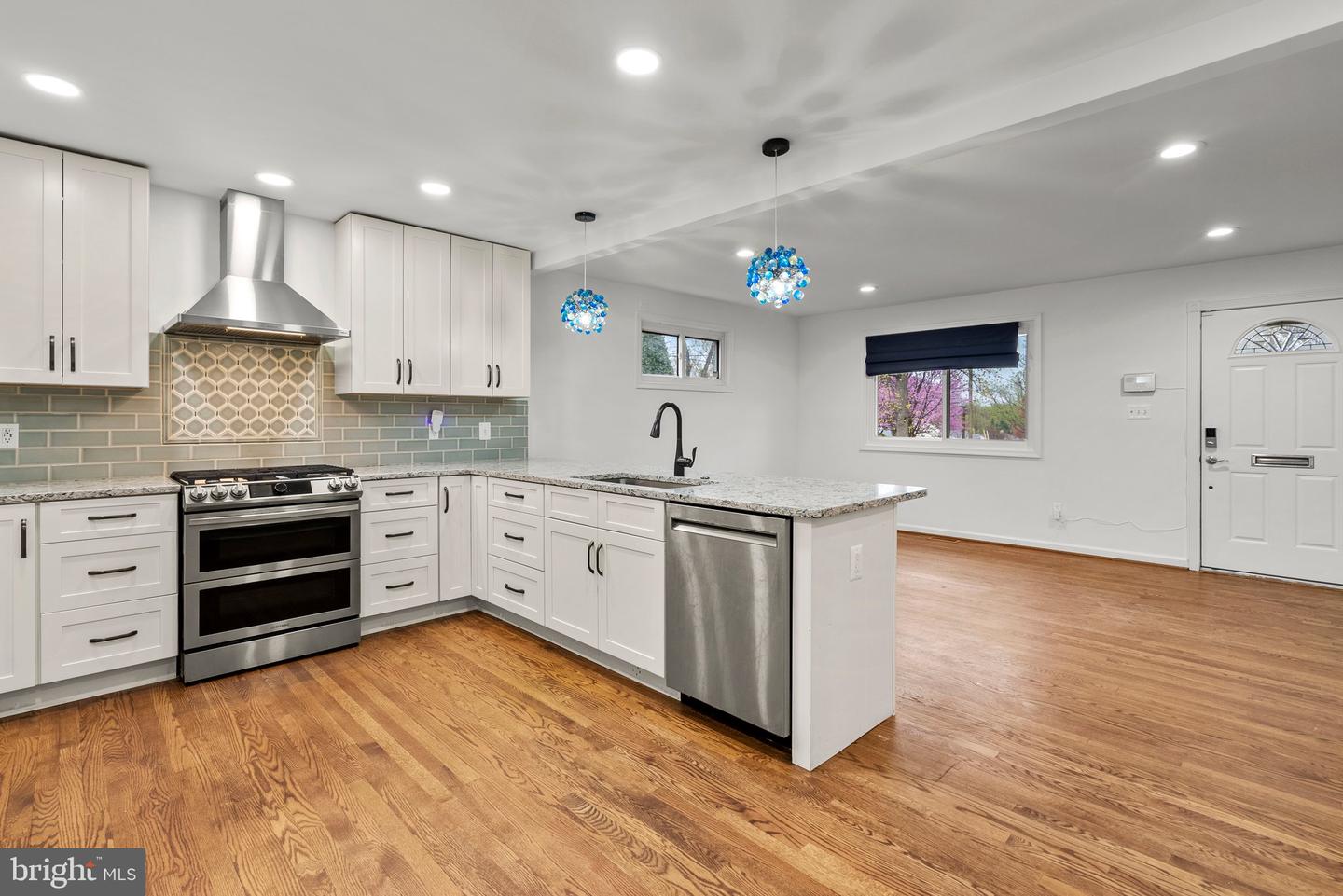 4606 WILWYN WAY