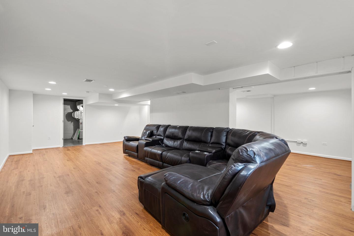 4606 WILWYN WAY