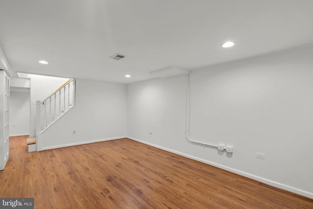 4606 WILWYN WAY