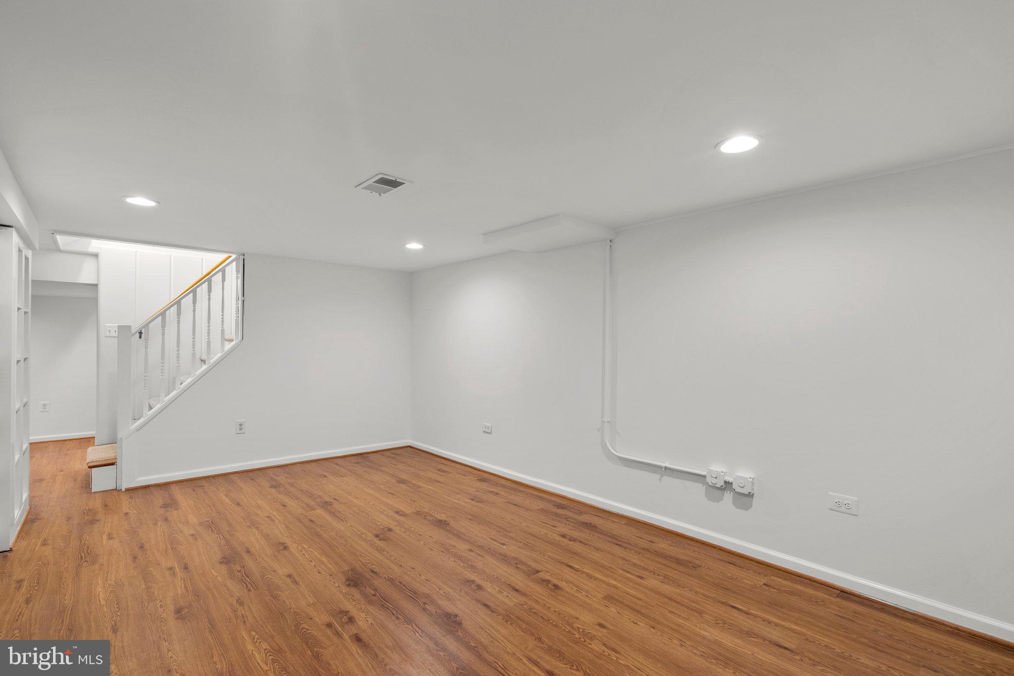 4606 WILWYN WAY