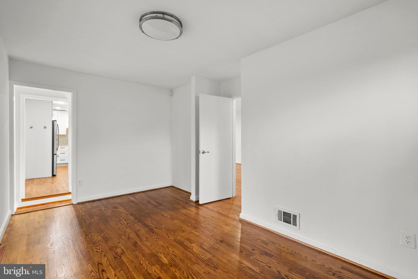 4606 WILWYN WAY