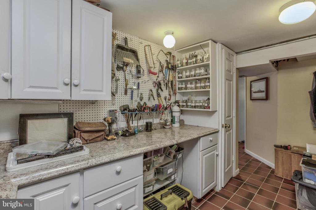 1803 CRAWFORD DRIVE