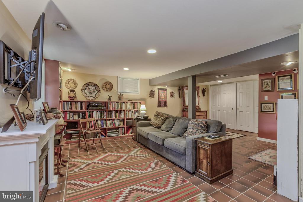 1803 CRAWFORD DRIVE