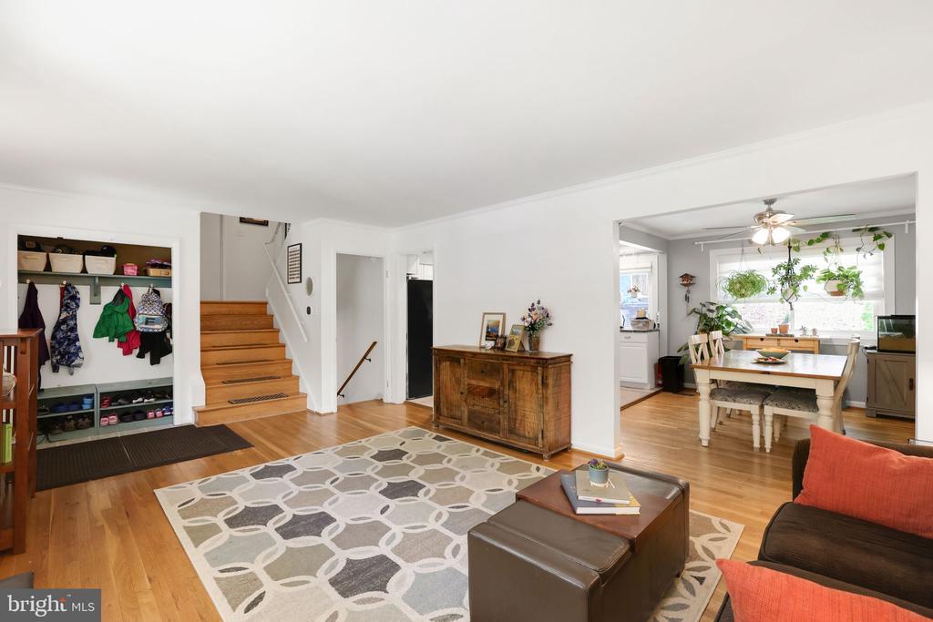 13709 SLOAN ST