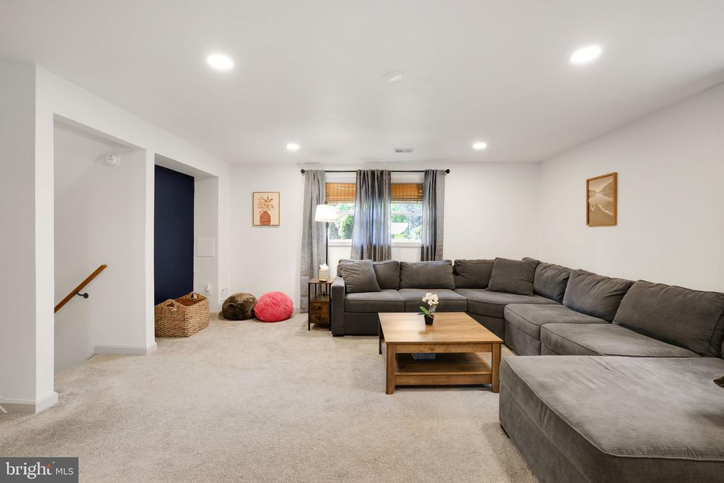 13709 SLOAN ST