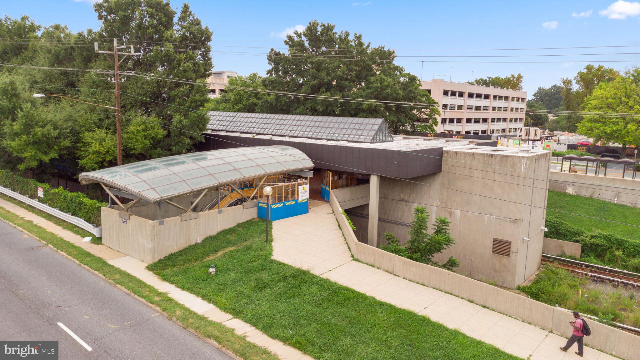 10501 MONTROSE AVENUE M-101