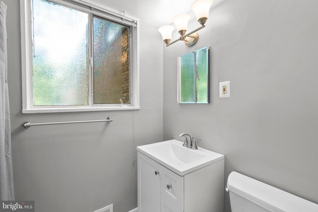 10501 MONTROSE AVENUE M-101