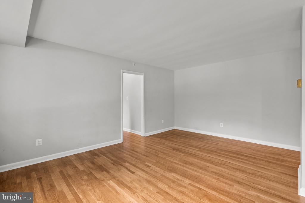 10501 MONTROSE AVENUE M-101