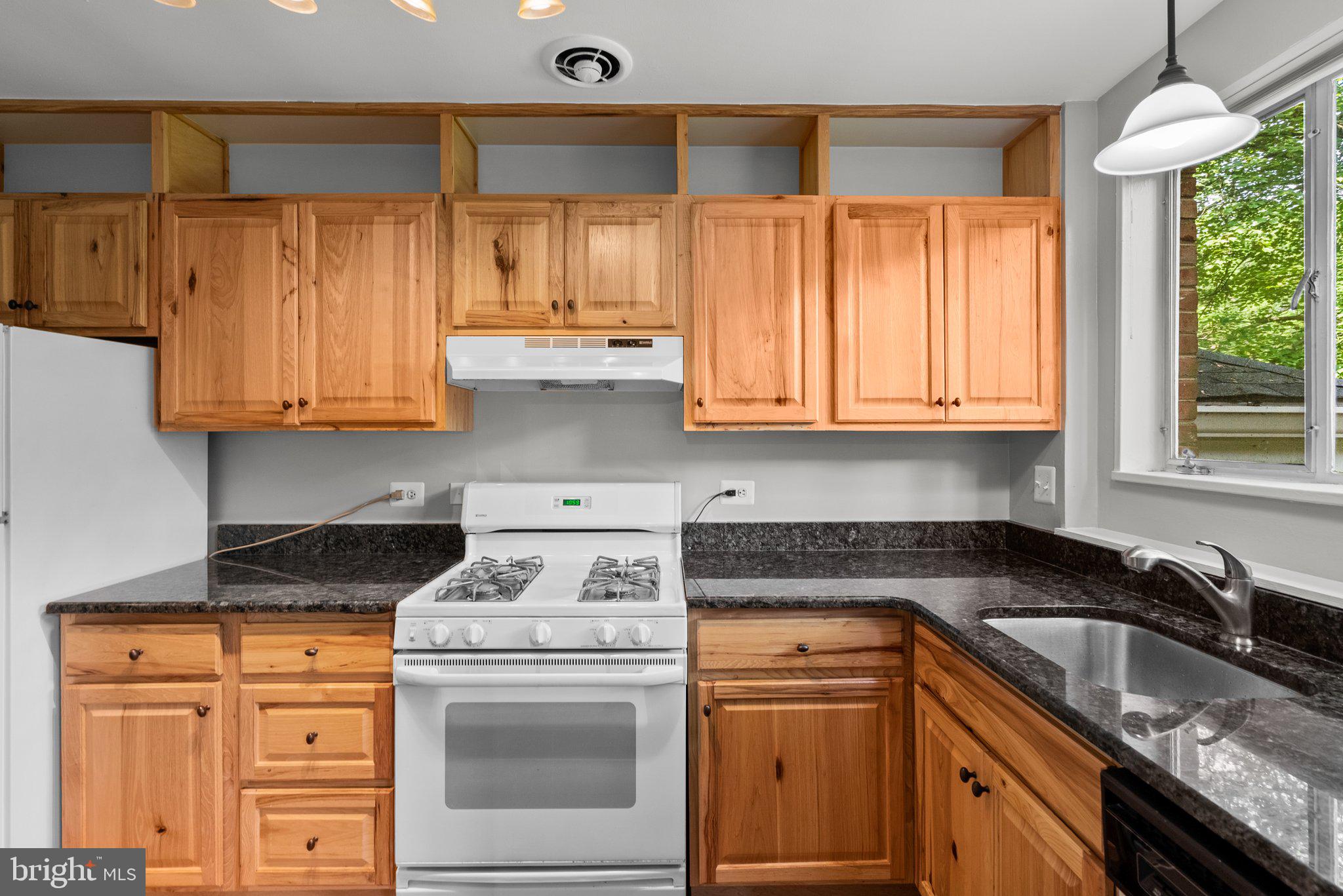 10501 MONTROSE AVENUE M-101