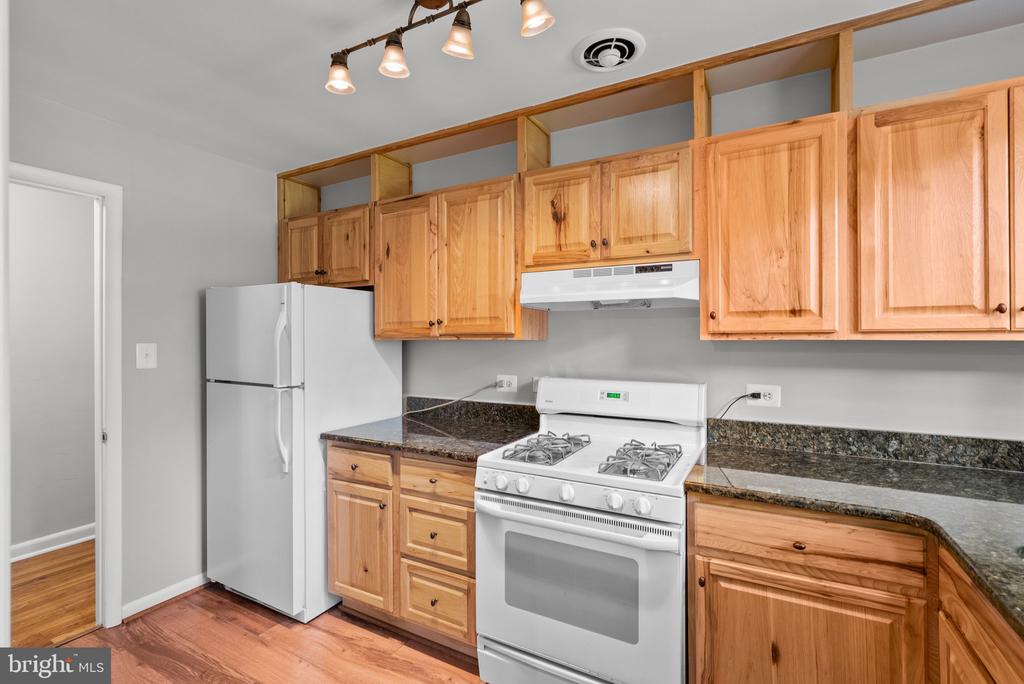 10501 MONTROSE AVENUE M-101