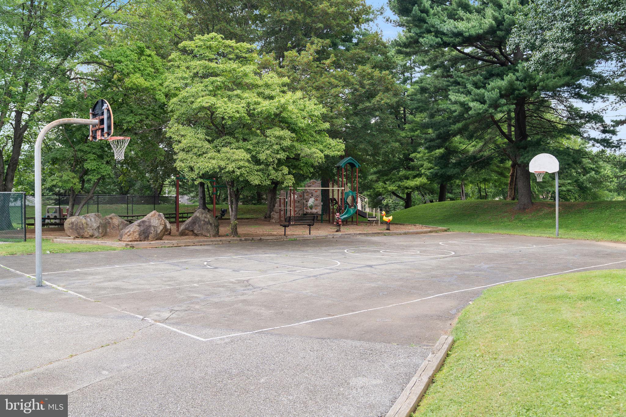 11141 Broad Green Dr
