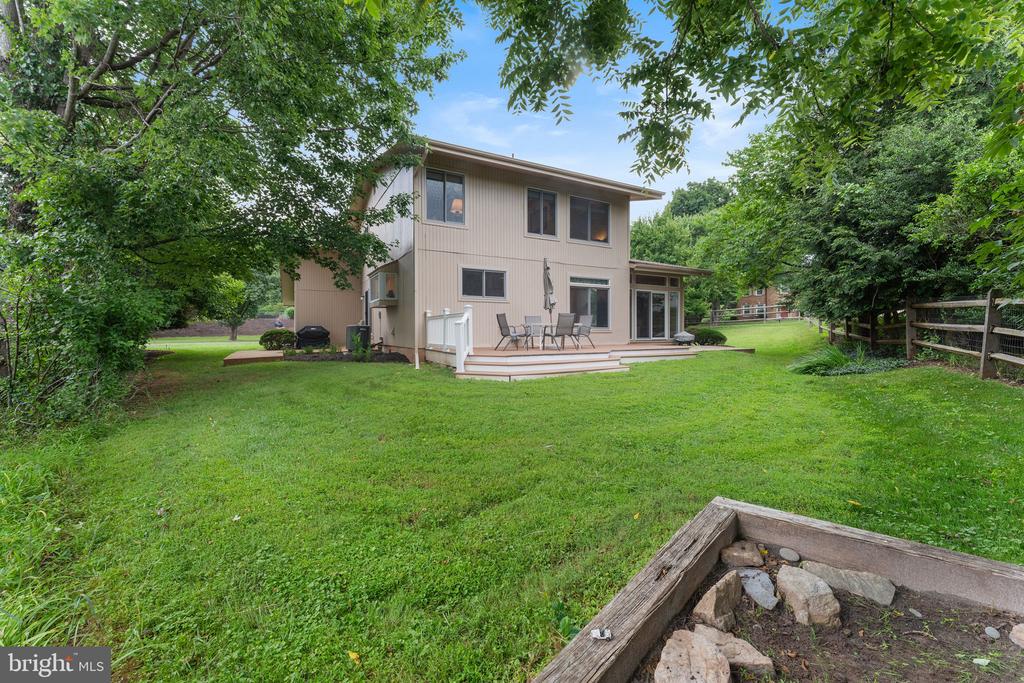11141 Broad Green Dr