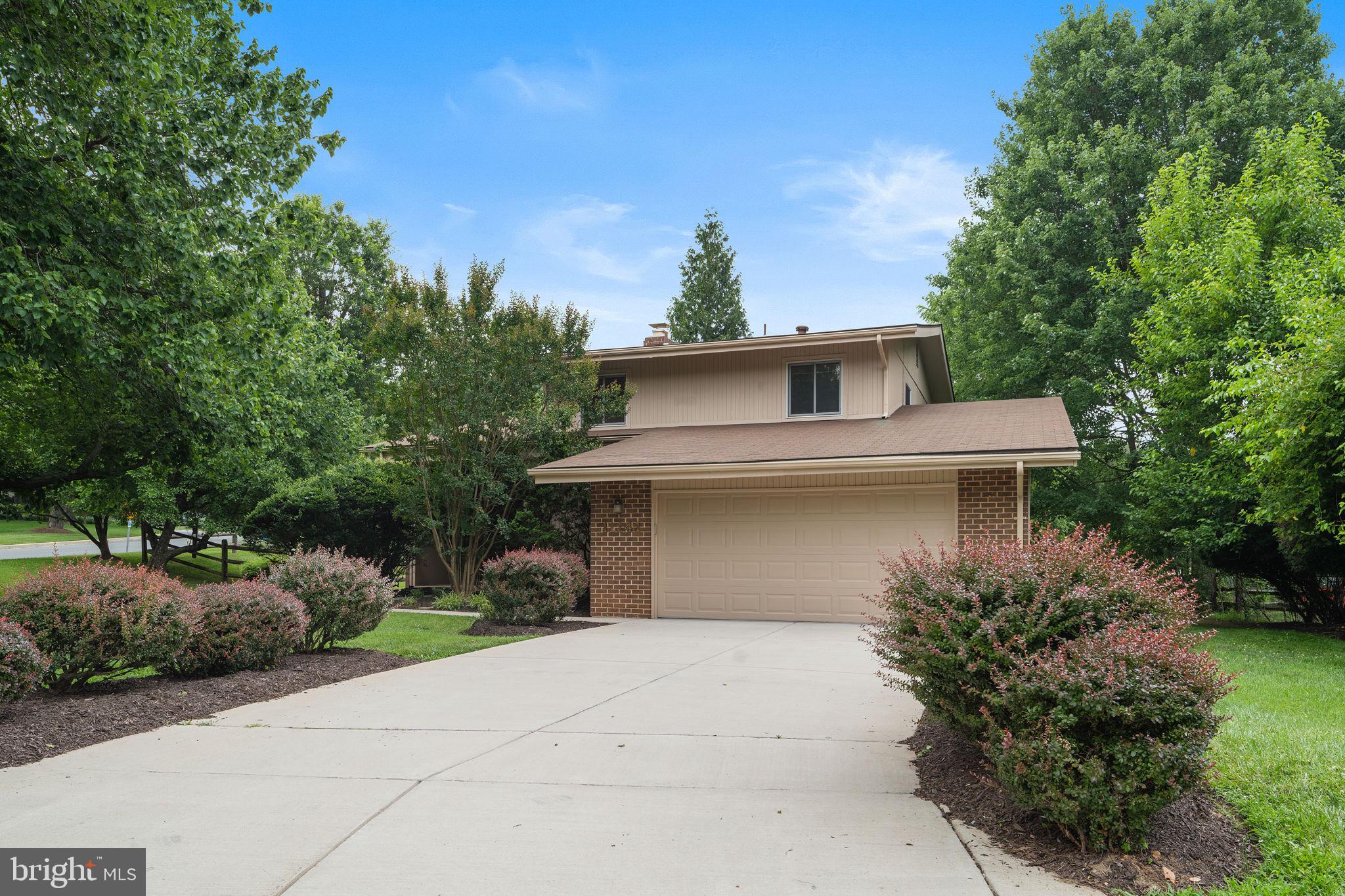 11141 Broad Green Dr