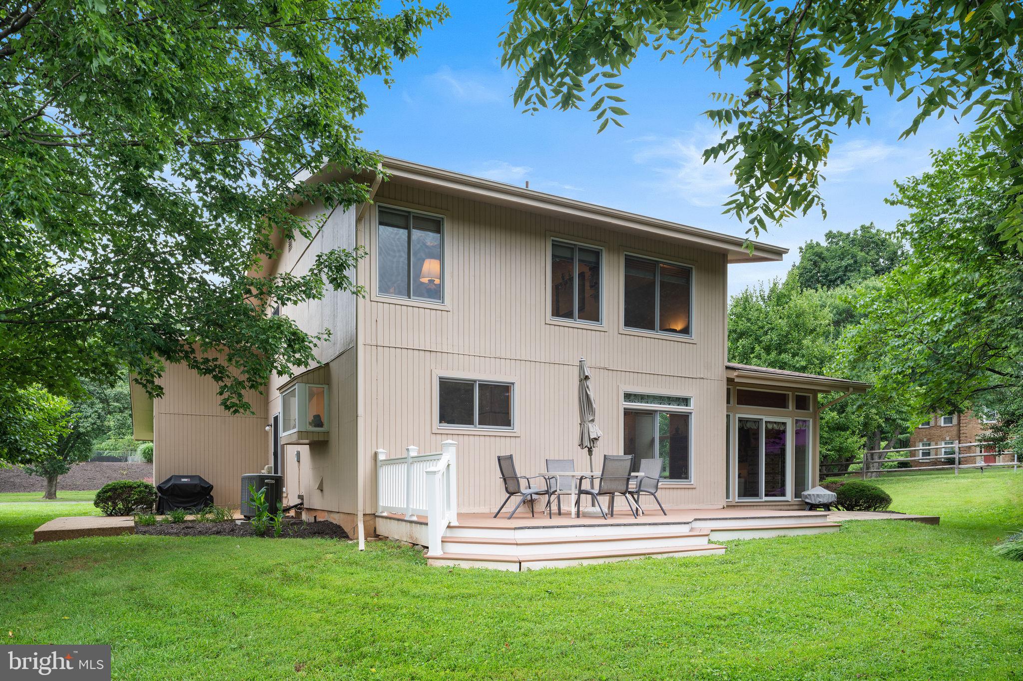 11141 Broad Green Dr