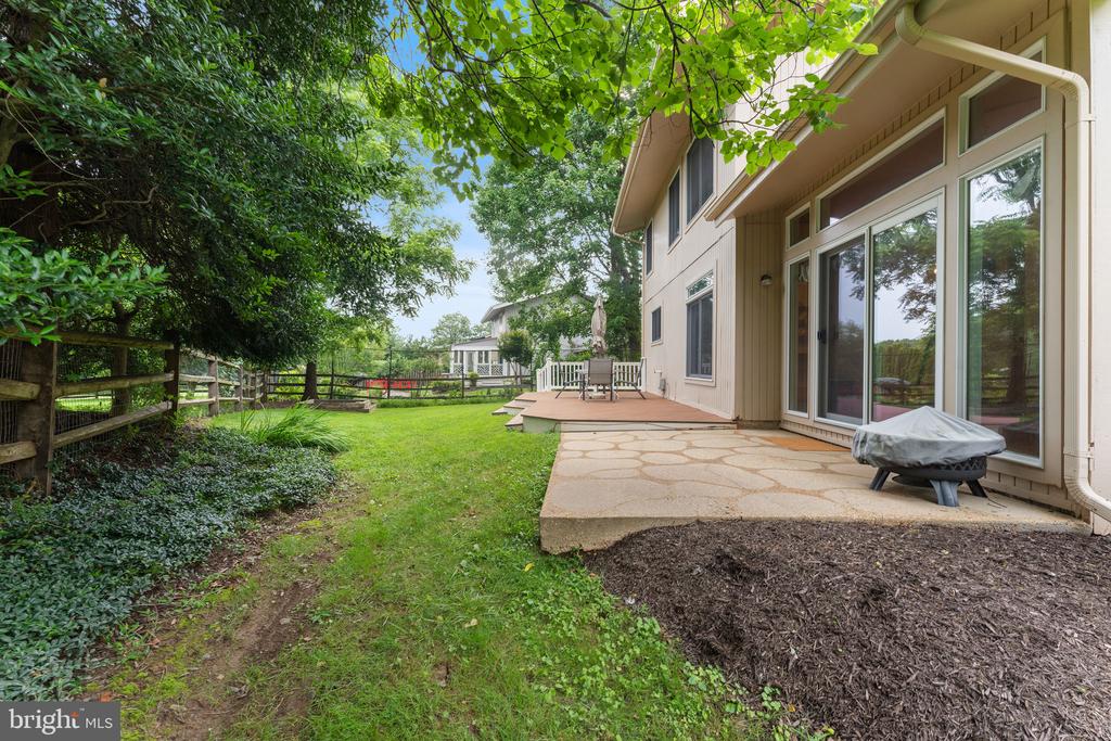 11141 Broad Green Dr