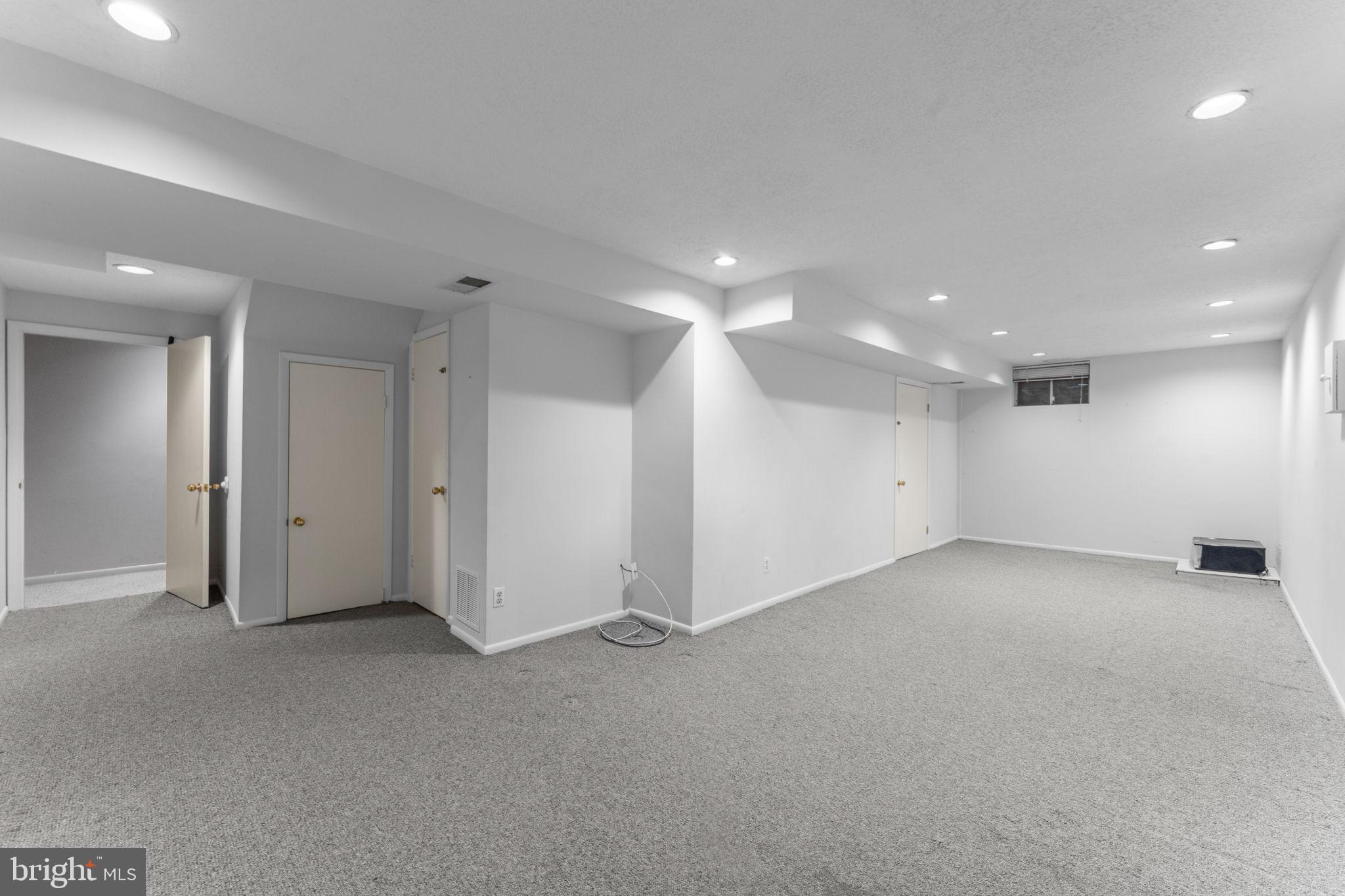 11141 Broad Green Dr