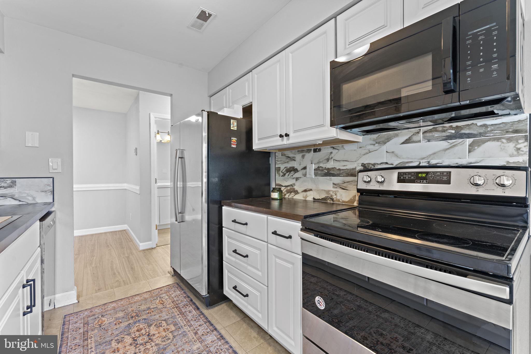 20172 Locustdale Dr #221