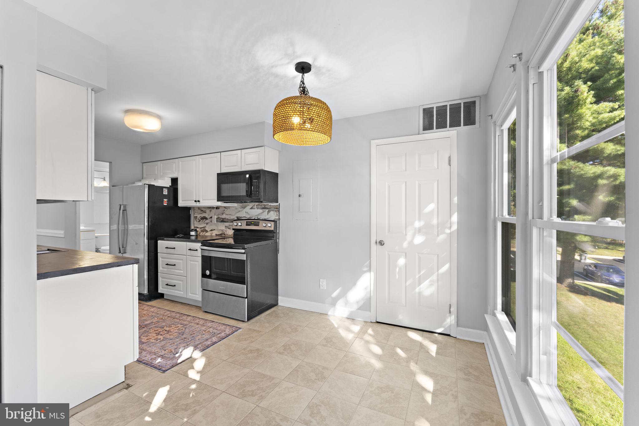 20172 Locustdale Dr #221