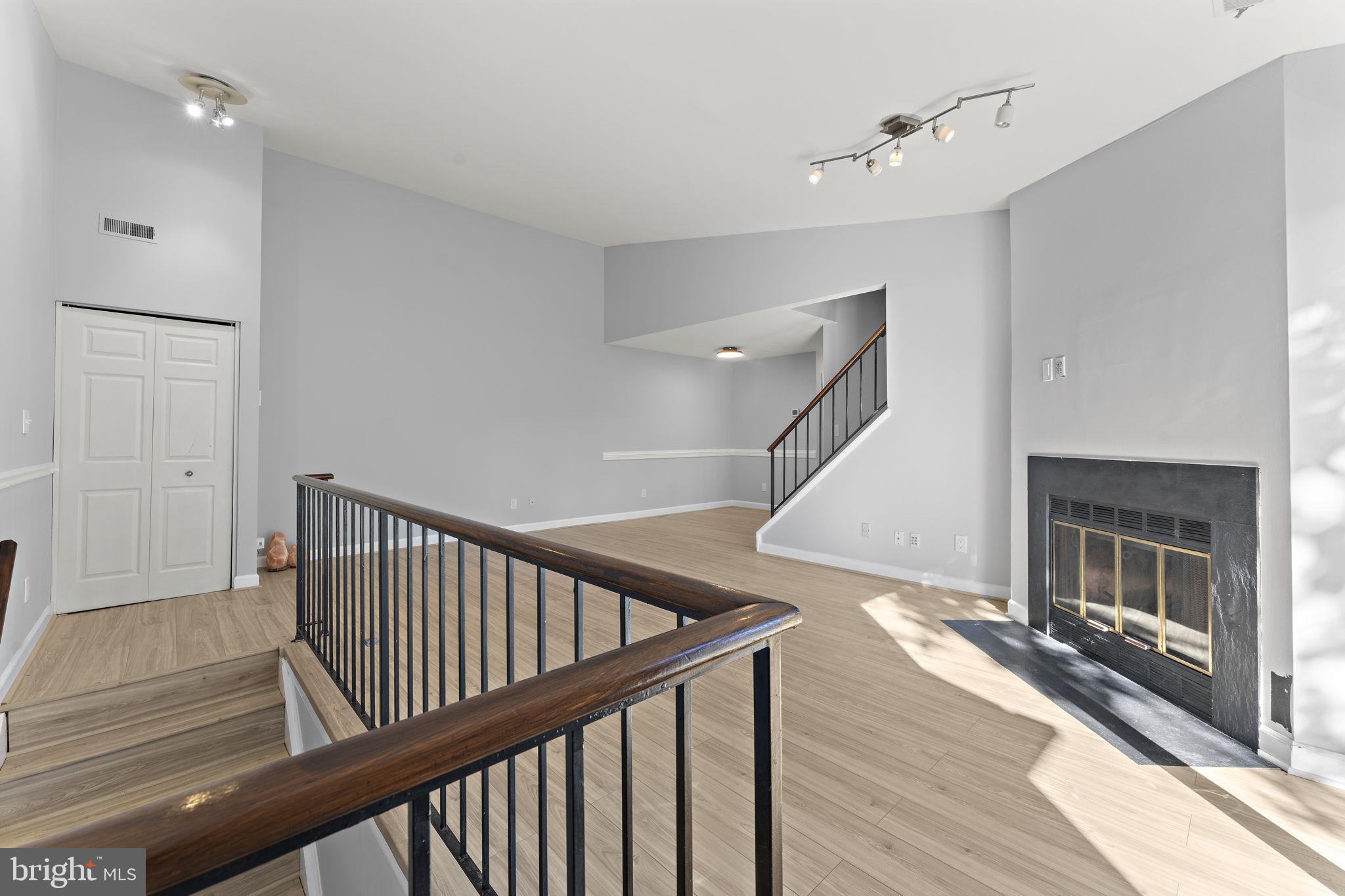 20172 Locustdale Dr #221