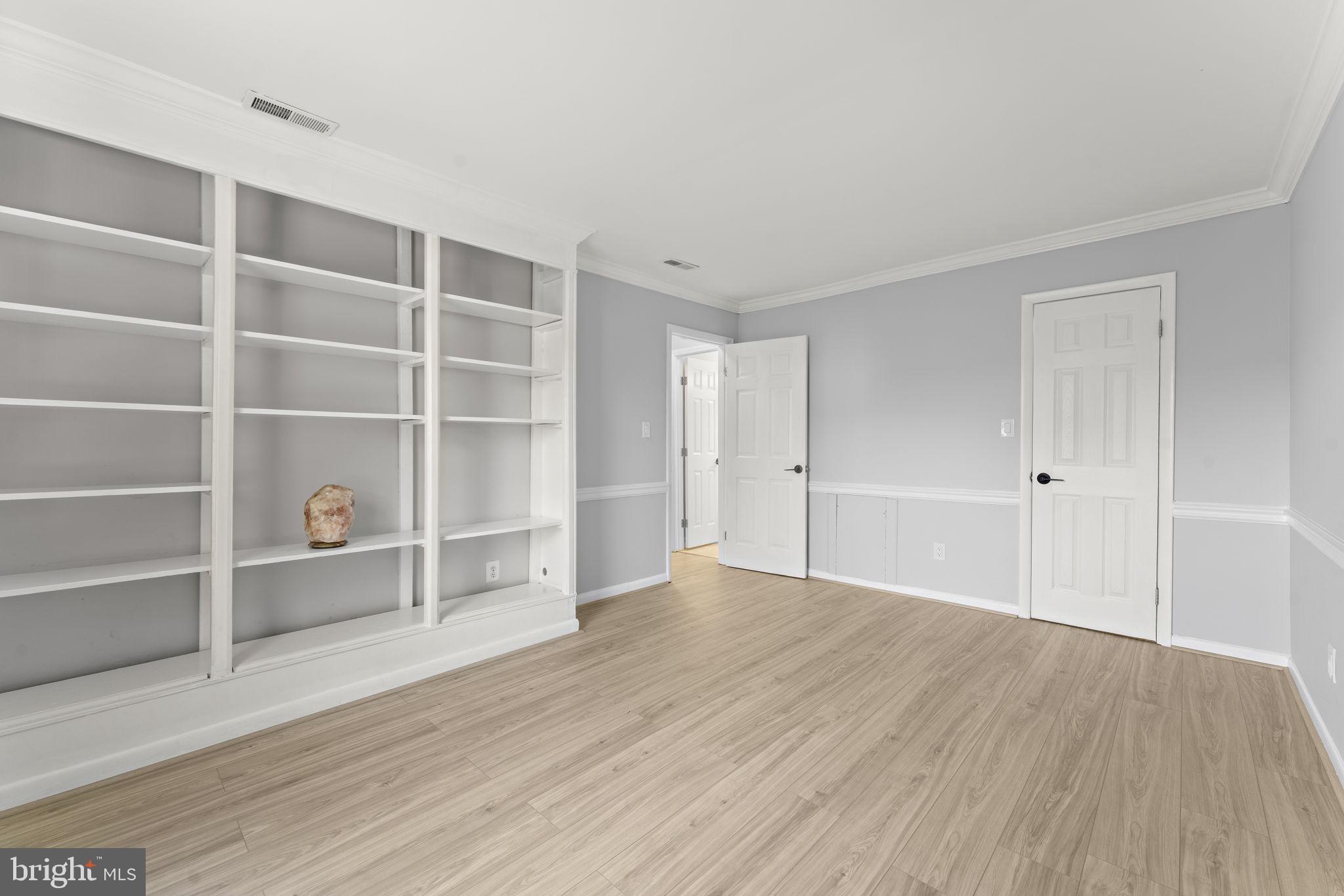 20172 Locustdale Dr #221