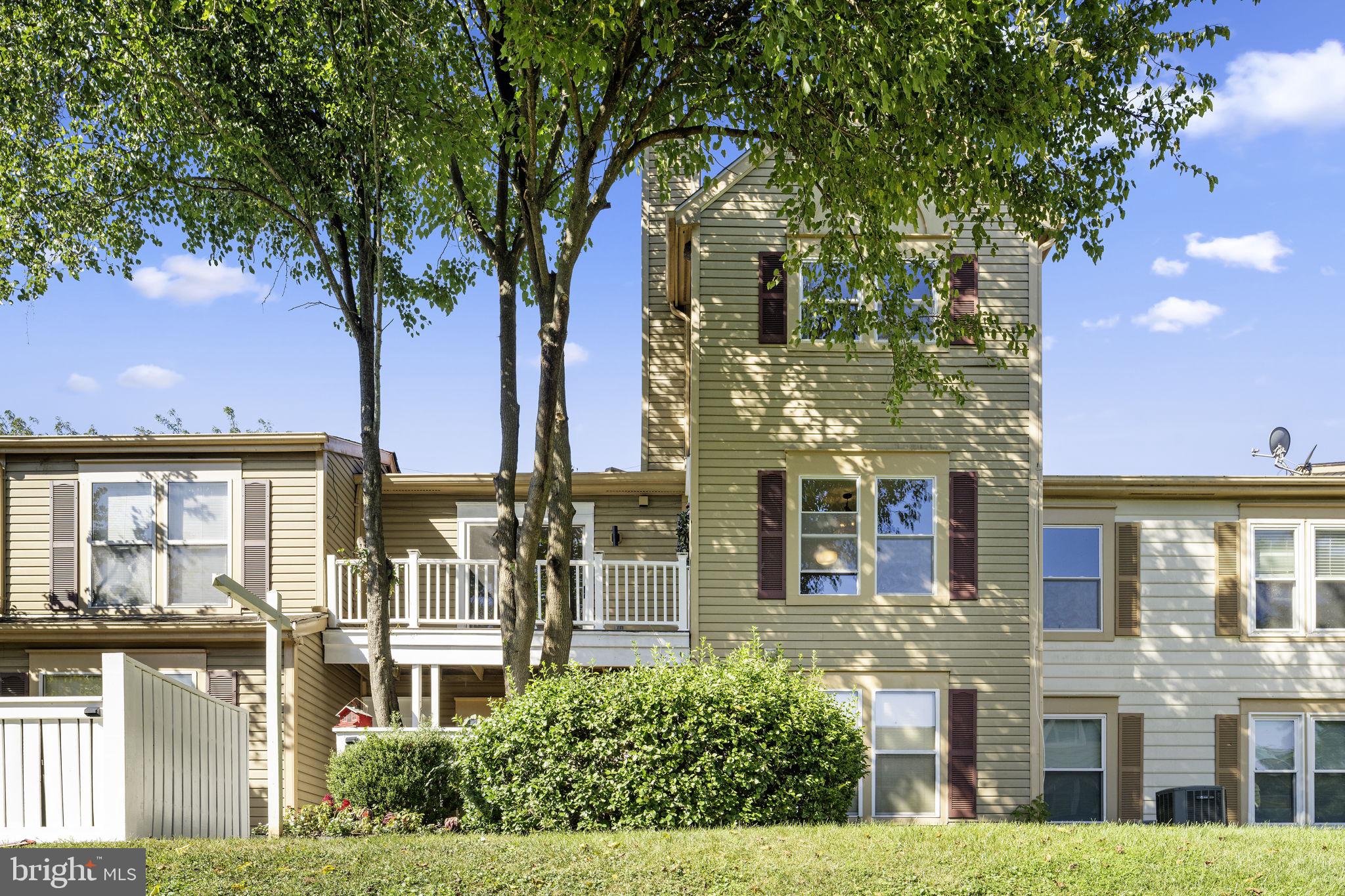 20172 Locustdale Dr #221