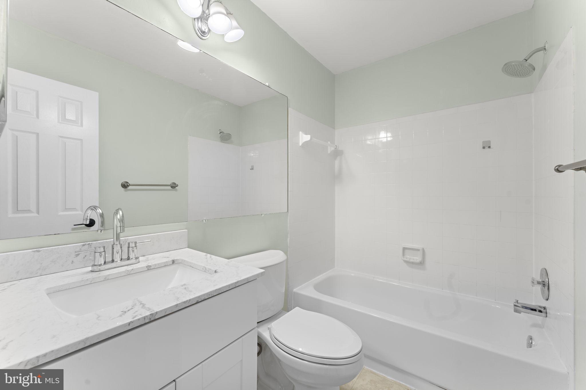 20172 Locustdale Dr #221